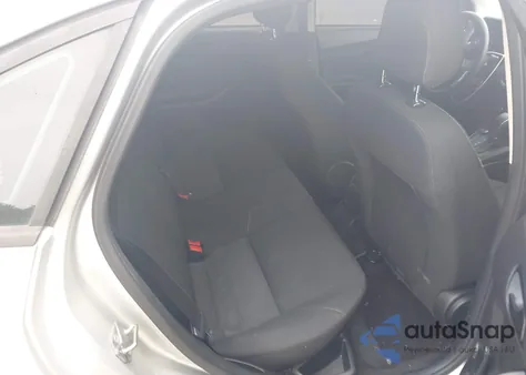 2016 Ford Focus S z USA, uszkodzony, nr VIN 1FADP3E26GL323959